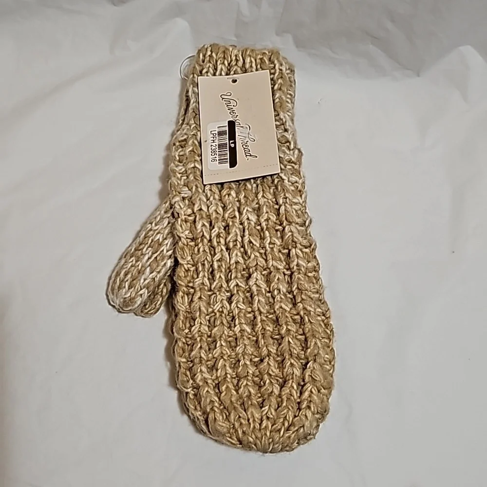 Universal Thread Women's One Size Tan Mittens New